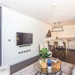 TWO BEDROOM APARTMENT TO LET CHARLES CLOWES WALK NINE ELMS SW11 - Photo 1