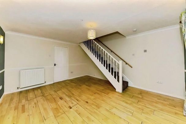 2 bedroom end of terrace house to rent - Photo 1