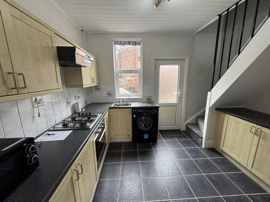 Bismarck Street, Leeman Road - P5002 - Photo 1