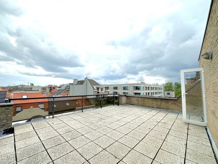 Studio gelegen op de bovenste verdieping met twee terrassen in Mariakerke - Photo 2