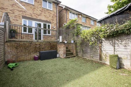 2 bedroom terraced house to rent - Photo 4