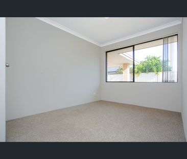 8 Meerup Drive, Success, WA 6164 - Photo 4