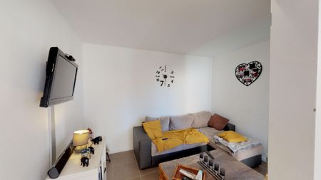 Appartement à louer - PLACE LUTON - Photo 2