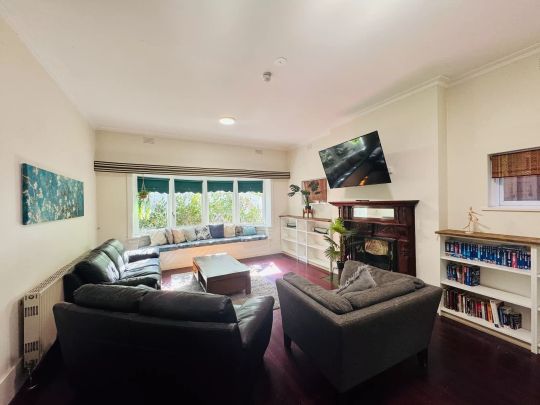 Room 3 (Non Ensuite) - Photo 1