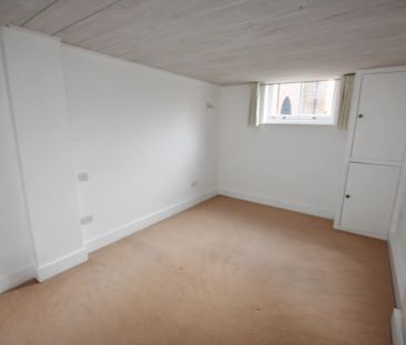 Gammons Lane, Watford, WD24 - Photo 3