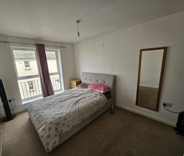 Peterborough - Photo 2