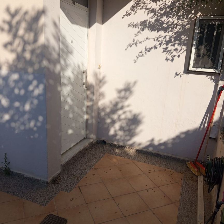 Studio/Γκαρσονιέρα για ενοικίαση Αγία Μαρίνα (Νέα Κυδωνία) - Photo 1
