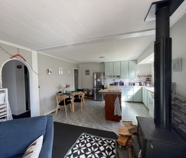 Pretty as a picture on Ottrey Str - Photo 6