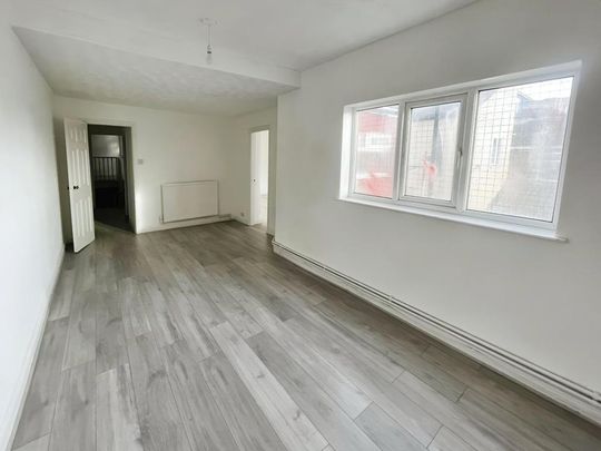 4 bedroom apartment to rent - Photo 1
