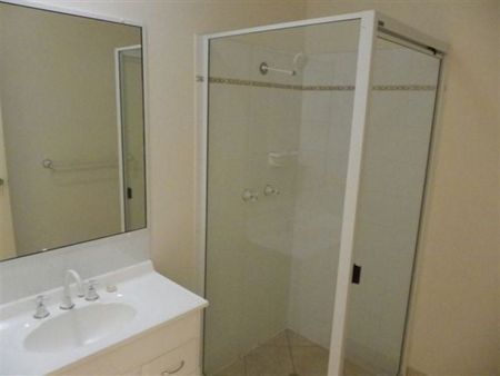 2/4 Wagner Street, Oonoonba - Photo 5