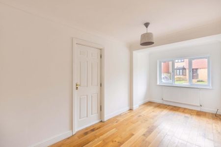 5 bedroom detached house to rent - Photo 3