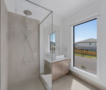 101 Prudence Parade, Point Cook VIC 3030 - House For Rent | Domain - Photo 5