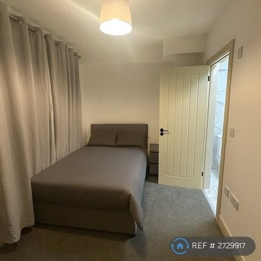 1 bedroom in a house share to rent - Photo 1