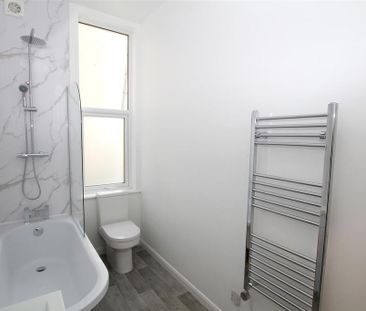 3 bedroom apartment to rent - Photo 2