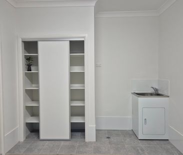 Fresh, Modern & Effortlessly Stylish - Welcome Home - Photo 6