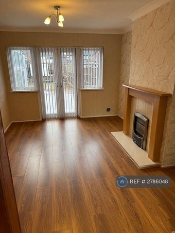 3 bedroom semi-detached house to rent - Photo 2