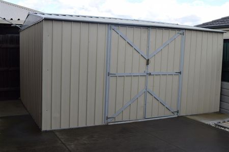 FAMILY HOME IN GREAT LOCATION - Photo 5