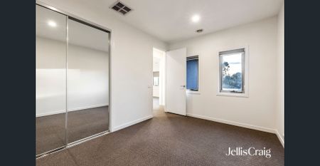 Modern Living on the Eltham–Montmorency Border - Photo 5