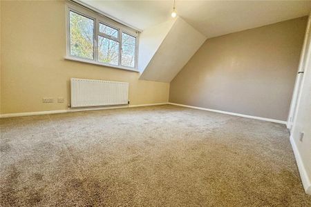 4 bedroom detached house to rent - Photo 4