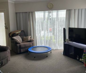 Close to town - Photo 2