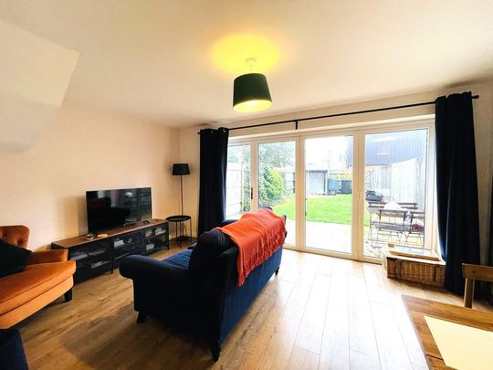 3 bedroom terraced house to rent - Photo 1