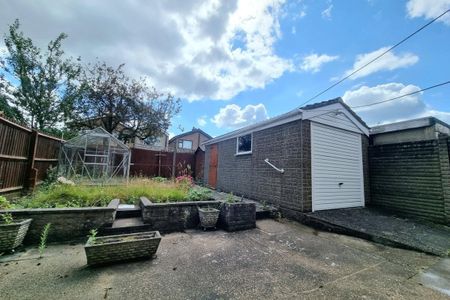Howard Close - Photo 2