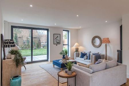 3 bedroom semi-detached house to rent - Photo 5