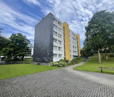 **Helle 2,5-Zimmer-Wohnung mit Balkon, modernem Bad und Aufzug** - Foto 1