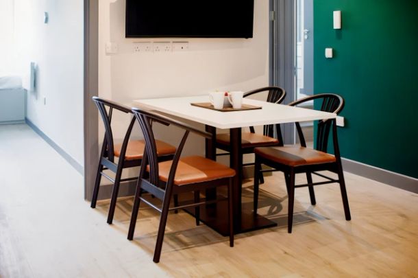 3 Bedroom Apartment - Photo 1