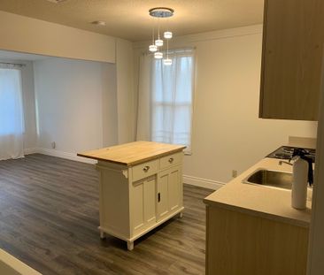 For Lease - 178 Coleman Avenue Unit# Front unit with basement, Toro... - Photo 3