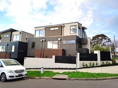 Exclusively Located in Sought-After Templestowe Lower – 289 Manningham Road - Photo 5