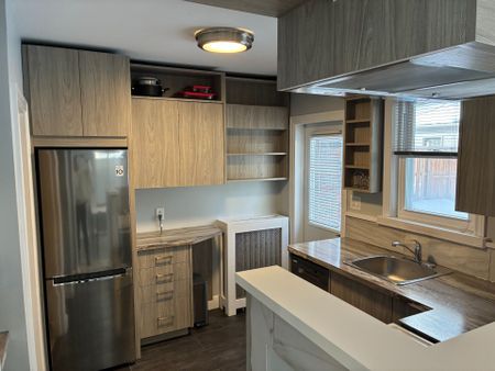 For Lease - 36 Lawrence Avenue Unit# Main Floor, Toronto, Ontario - Photo 4