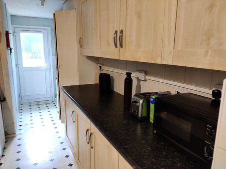 4 bedroom House - Willow Way, Hatfield - Photo 5