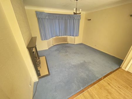 3 Bedroom Detached House - Photo 2