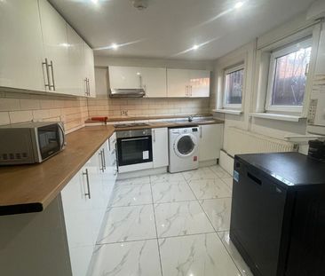 Room in a Shared House, Royal Park Avenue, LS6 - Photo 4