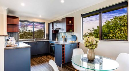 West Harbour 3 bed, 1 bath - Photo 3