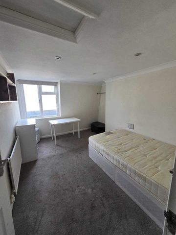 Bedford Square, Brighton - Photo 3