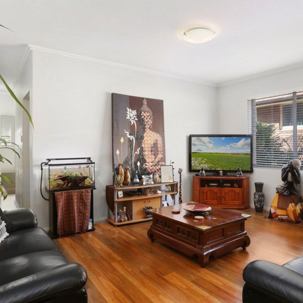 Convenient and Contemporary Two-Bedroom Apartment - Photo 1