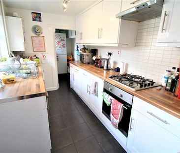 4 bedroom terraced house to rent - Photo 4