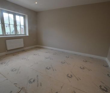 4 bedroom detached house to rent - Photo 4