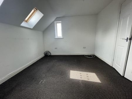 4 bedroom townhouse to rent - Photo 3