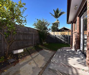 1/12 Crown Avenue, Mordialloc VIC 3195 - Photo 5