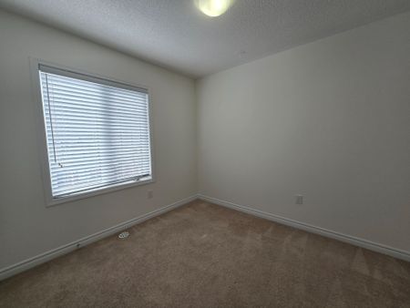 For Lease - 261 CASSON Point, Milton, Ontario - Photo 3