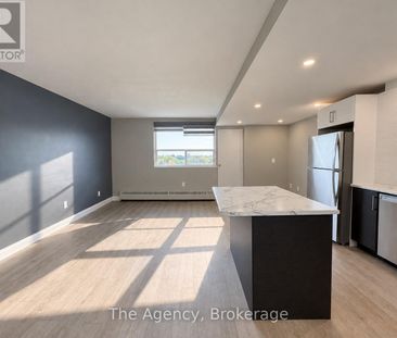 609 - 45 PAISLEY BOULEVARD W, Mississauga, Ontario, L5B1E4 - Photo 2