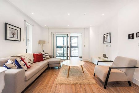 A beautifully presented one bedroom apartment situated on the 14th floor of this development located in the heart of the City. - Photo 2