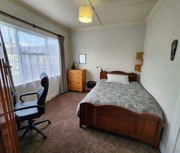 Cozy 2 Bedroom Fully Furnished Home. - Photo 5