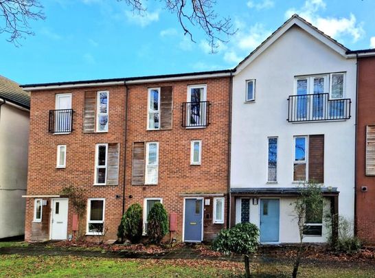 Vulcan Drive, Bracknell, RG12 - Photo 1
