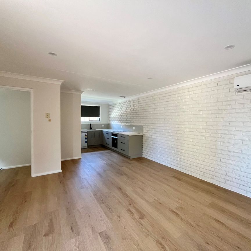 SOUTH TAMWORTH- Freshly Renovated 2 Bedroom Unit - Photo 1