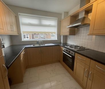 2 bedroom terraced house to rent - Photo 6