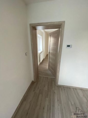 Pronájem bytu 2+kk 48 m², Zábraní, Velký Týnec - Photo 2